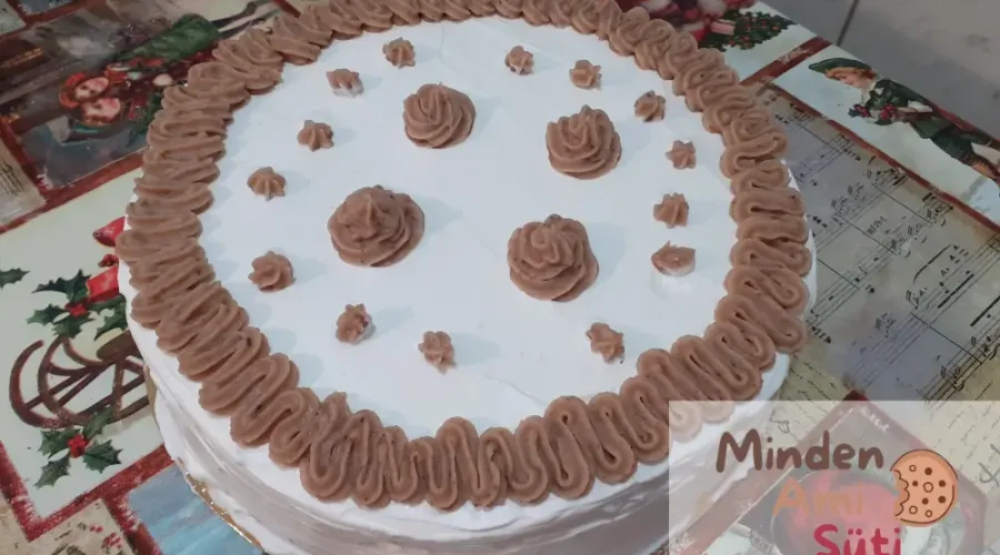 gesztenyetorta díszítve