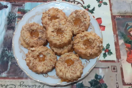 elkészült kisütött linzer karika