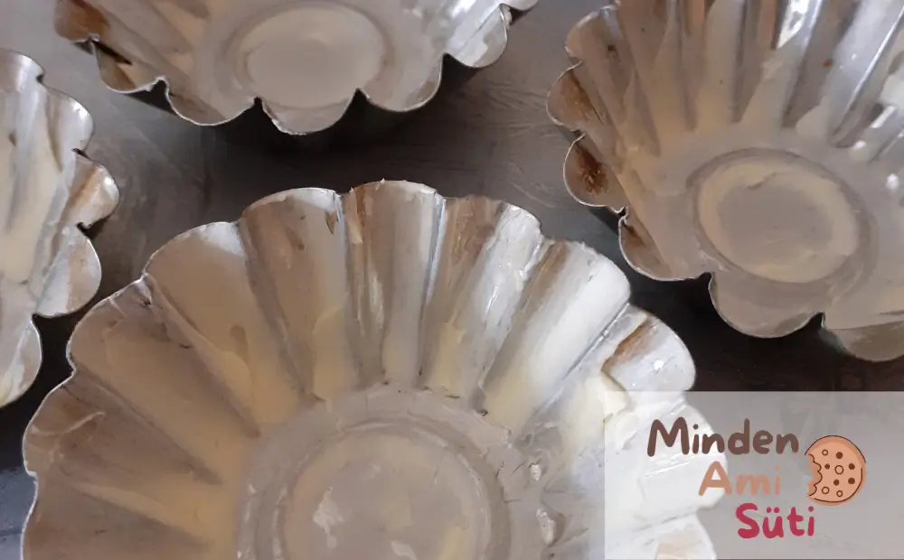 kosárka formák kikenve zsiradékkal